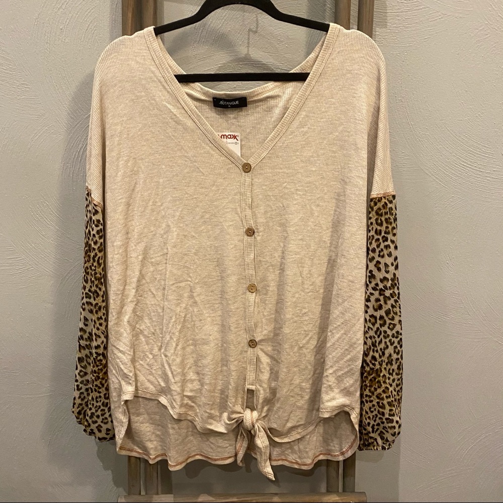 NWOT Botanique Cheetah Print Thermal